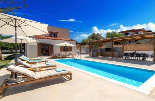 Kavros House | Holiday Home Vegghera Villa mit Bergblick by Interhome