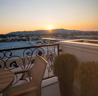 Preze Hotel | Holiday Hotel