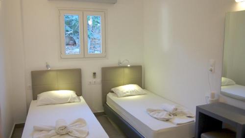 Ios Town Hotel | Homer's Inn Hotel