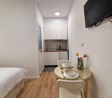 Permet House | Honey Hill Villa