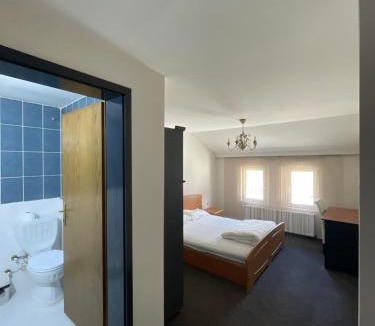 Kolovicë Hostel | Hostel 8