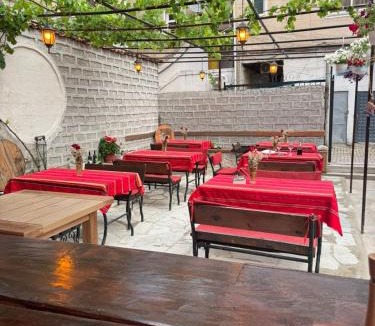 Pogradec Hostel | Hostel & Bujtina Darian