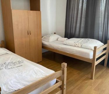 Kolovicë Hostel | Hostel Heimli