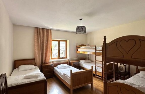 Kukes County Hostel | Hostel Quku i Valbones