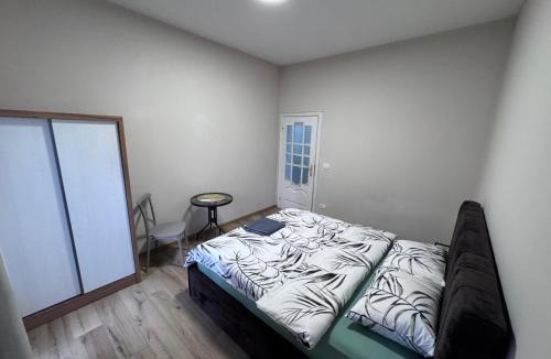Tirana Hostel | Hostel Villa EFES Private Rooms