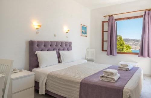 Menetai House | Hotel Albatros