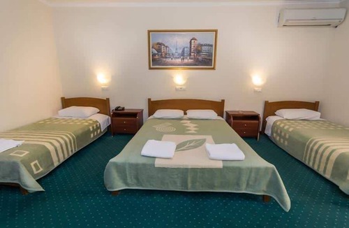 Doxato Bed & Breakfast | Hotel Alexandros-Family Quad Room