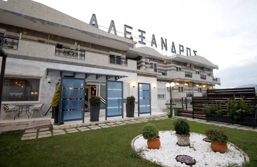 Doxato Bed & Breakfast | Hotel Alexandros-Family Quad Room