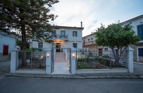 Galaxidi Hotel | Hotel Argo