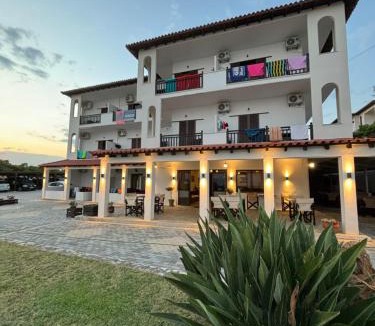 Ouranoupoli Hotel | Hotel Avra