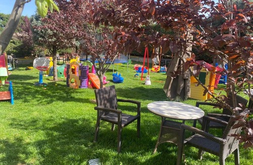 Korce Bed & Breakfast | Hotel Bar King