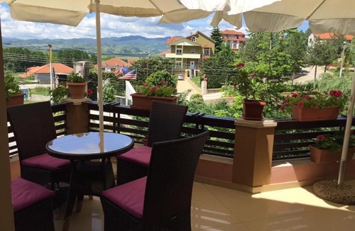 Korce Bed & Breakfast | Hotel Bar King