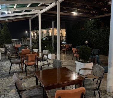 Sakës Hotel | Hotel Bar-Restorant Fresku