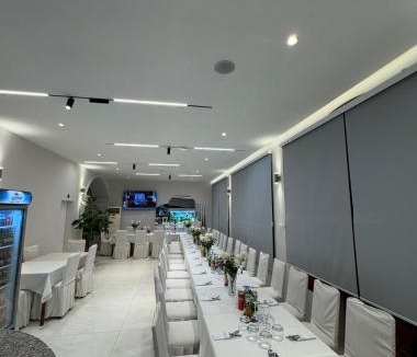 Sakës Hotel | Hotel Bar-Restorant Fresku