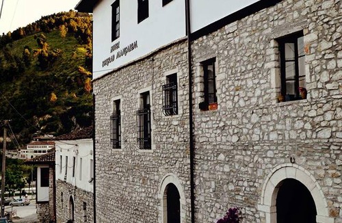 Berat Hotel | Hotel Belgrad Mangalem