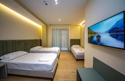 Shkembi i Kavajes Hotel | Hotel Bella Vista