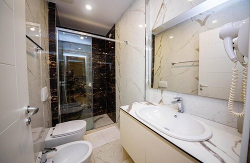 Shkembi i Kavajes Hotel | Hotel Bella Vista