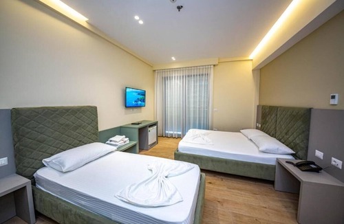 Shkembi i Kavajes Hotel | Hotel Bella Vista