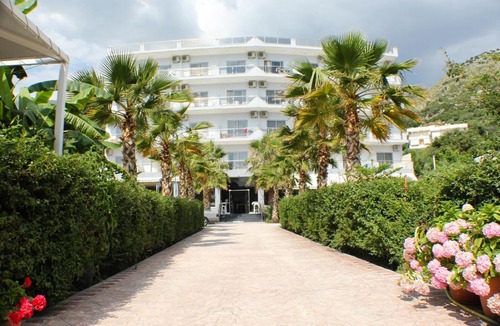 Qazim Pali Hotel | Hotel Blue Days