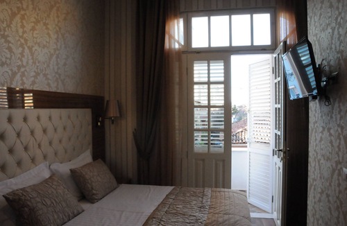 Tirana Hotel | Hotel Boutique Restorant GLORIA