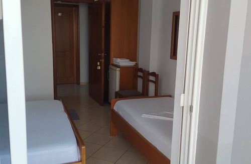Sarande Hotel | Hotel Chicago