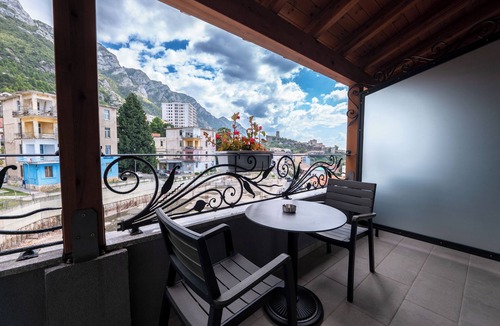 Kruje Hotel | Hotel Dior