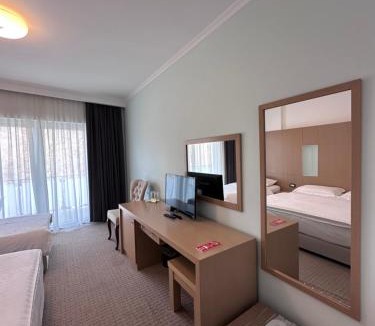 Tushemisht Hotel | Hotel Driloni
