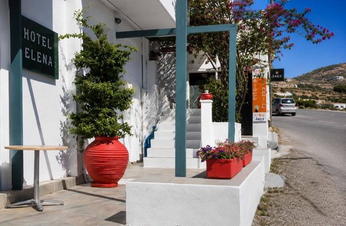 Skiros Apartment | Hotel Elena - Cozy Seaside Triple Suite in Skyros