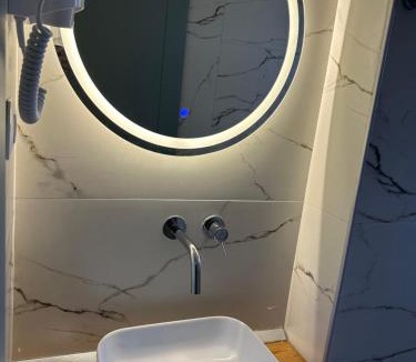 Qazim Pali Apartment | hOTEL EMILY,S