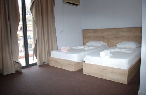 Qafe e Gjashtes Hotel | Hotel Freskia