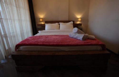 Mejë Hotel | Hotel Happy