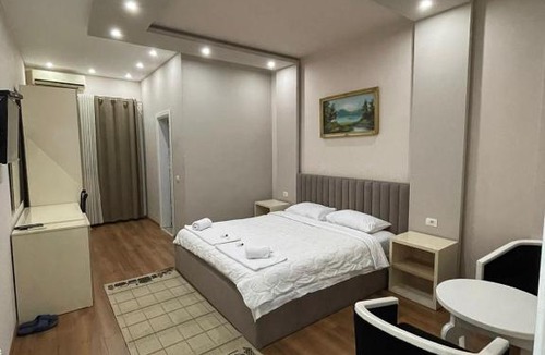 Koplik Hotel | Hotel Holiday