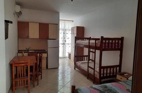Lezhe Cabin | Hotel La Perla