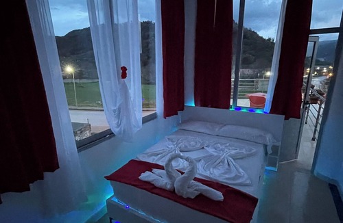 Mbrostar-Urë Hotel | Hotel "Mete"