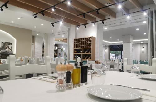 Divjake Hotel | Hotel Pelikan