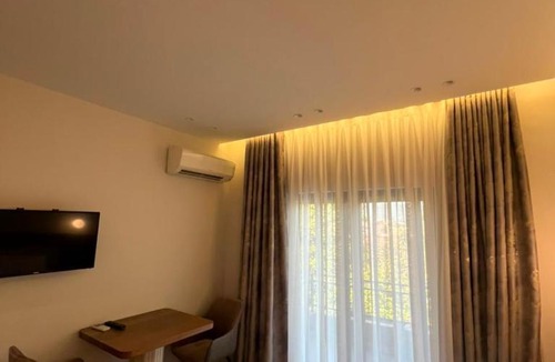 Petrele Hotel | Hotel Restorant Riza