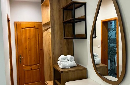 Petrele Hotel | Hotel Restorant Riza