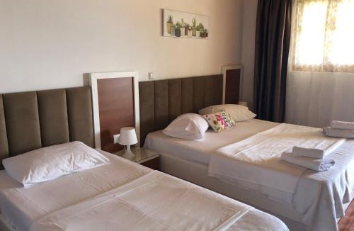 Qeparo House | Hotel Riviera