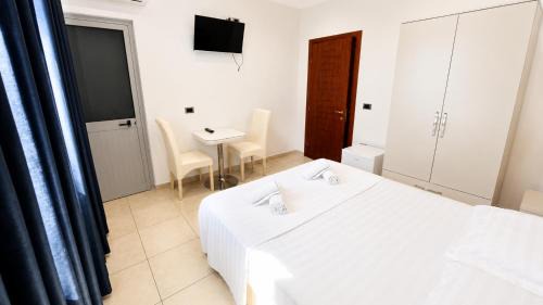 Sakës House | HOTEL SARDA