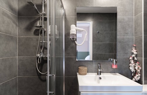 Metaxourgio Hotel | Hotel Tier