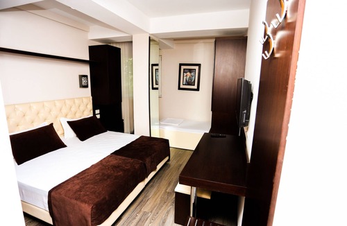 Tirana Hotel | Hotel Town House