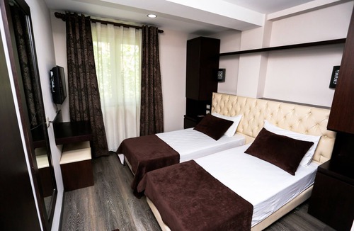 Tirana Hotel | Hotel Town House