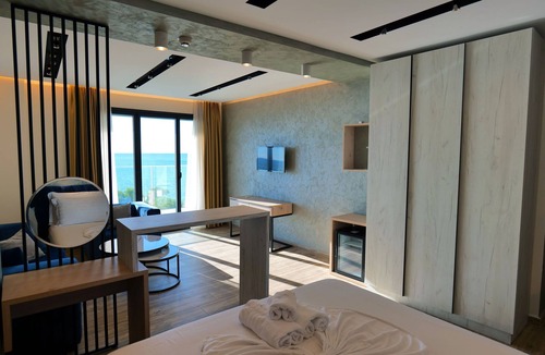Shengjin Hotel | Hotel Triumf Shengjin