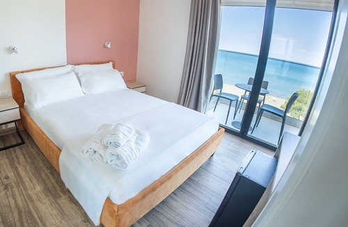 Shengjin Hotel | Hotel Triumf Shengjin