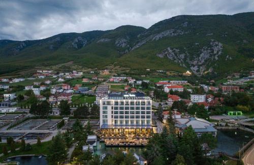 Vrellë Hotel | Hotel Trofta