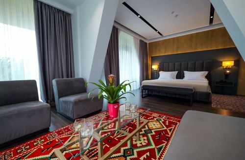 Fushebardhe Hotel | Hotel Uji Ftohte Tepelene