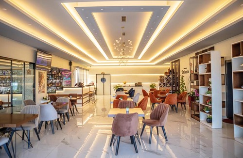 Bajram Curri Hotel | Hotel Univers