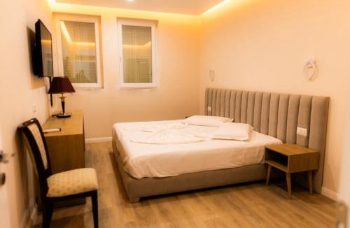 Kurbin Hotel | Hotel Univers Laç