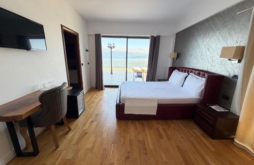 Udenisht Hotel | Hotel Victoria