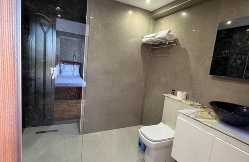 Udenisht Hotel | Hotel Victoria